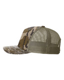 mossy-oak-bottomland-loden_https://cdn.ssactivewear.com/Images/Color/112228_d_fl.jpg
